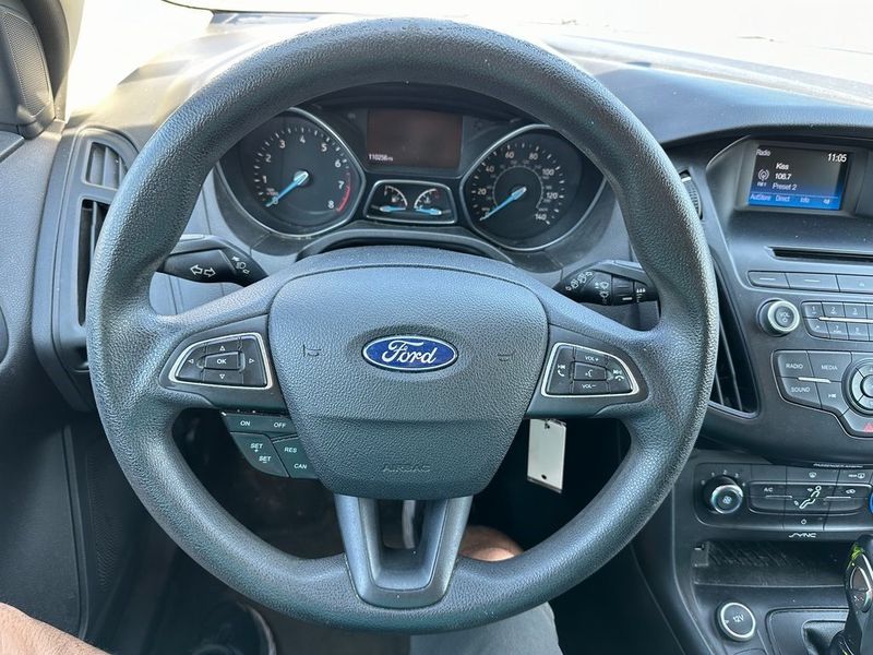 2015 Ford Focus SEImage 2