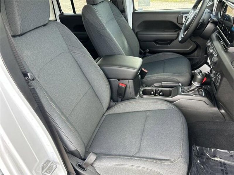 New 2026 Jeep Wrangler 4-door Sport SImage 11