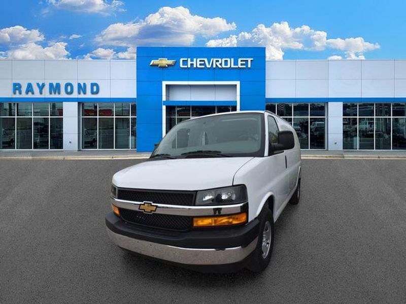 New 2026 Chevrolet Express 2500 Work VanImage 6
