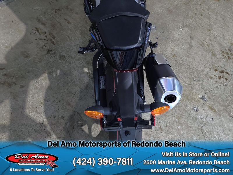 New 2025 Suzuki GSX-R1000 Image 6