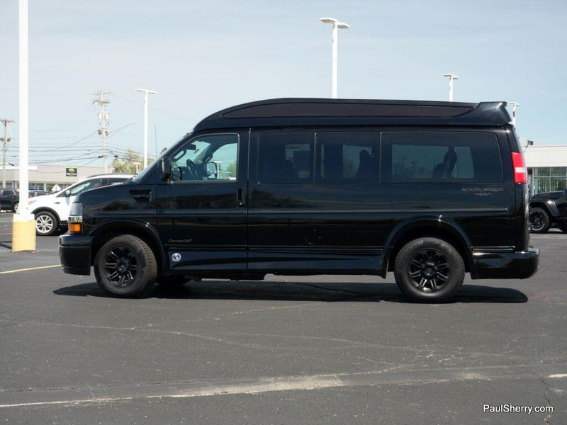 2019 Chevrolet Express 2500 Image 8
