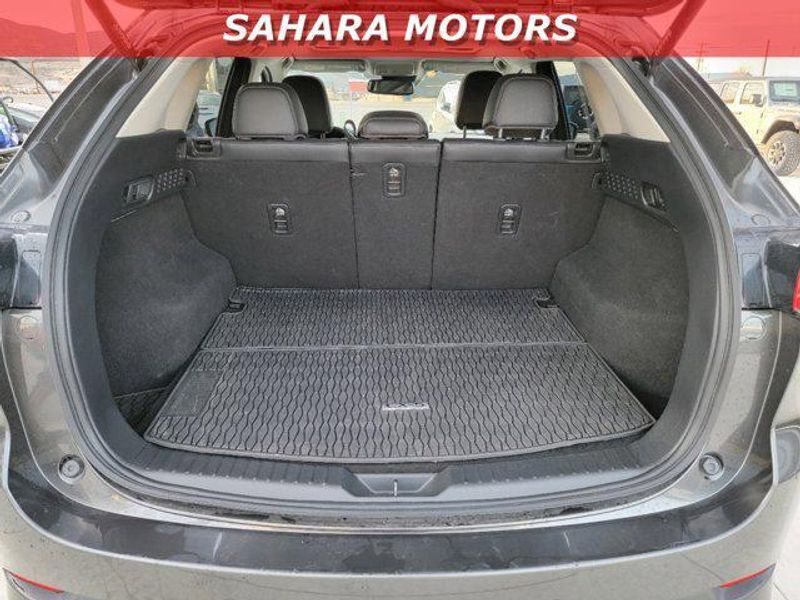 2023 Mazda CX-5 2.5 S Preferred photo 5