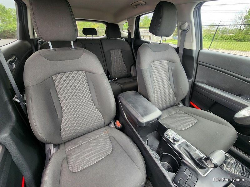 2023 Kia Sportage LX photo 2