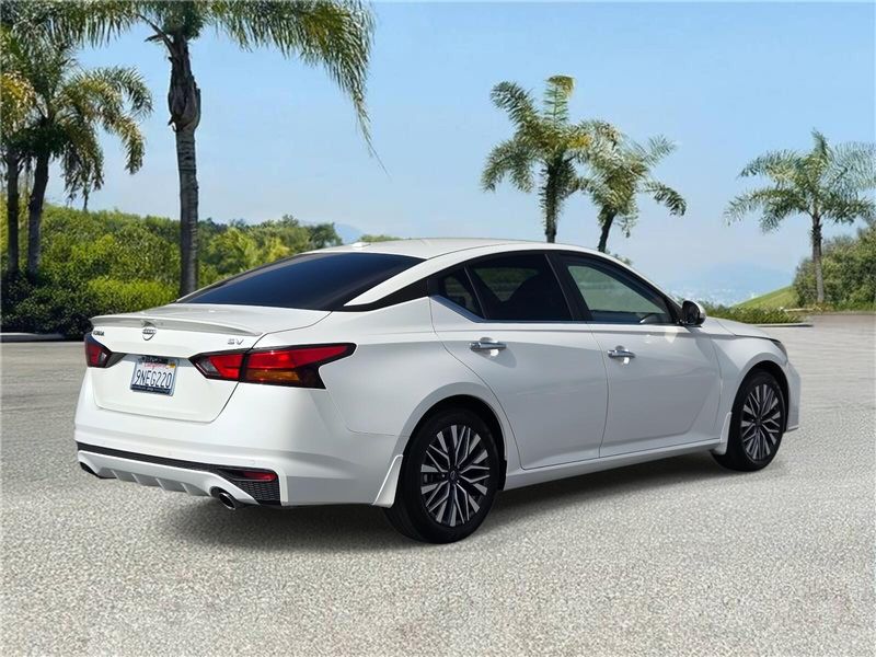 2024 Nissan Altima 2.5 SV photo 3