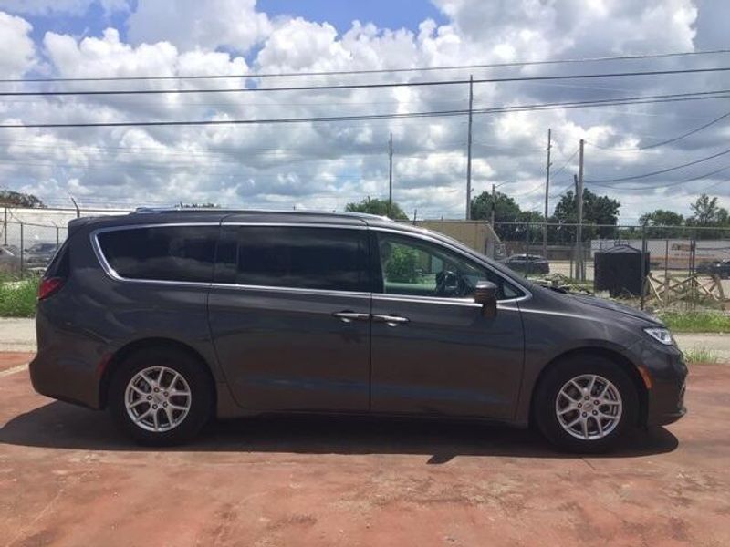 2021 Chrysler Pacifica Touring LImage 6