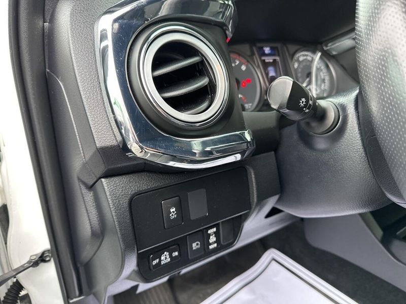 2020 Toyota Tacoma TRD SportImage 24