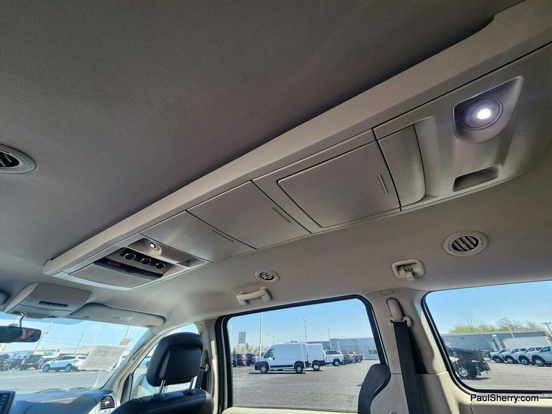 2014 Chrysler Town & Country TouringImage 55
