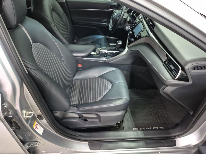 2019 Toyota Camry SEImage 10
