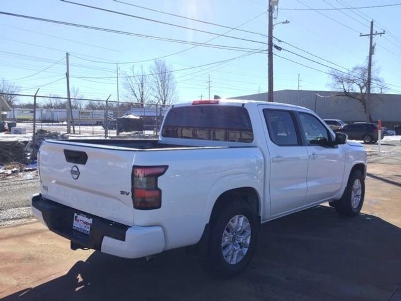 2022 Nissan Frontier SVImage 5