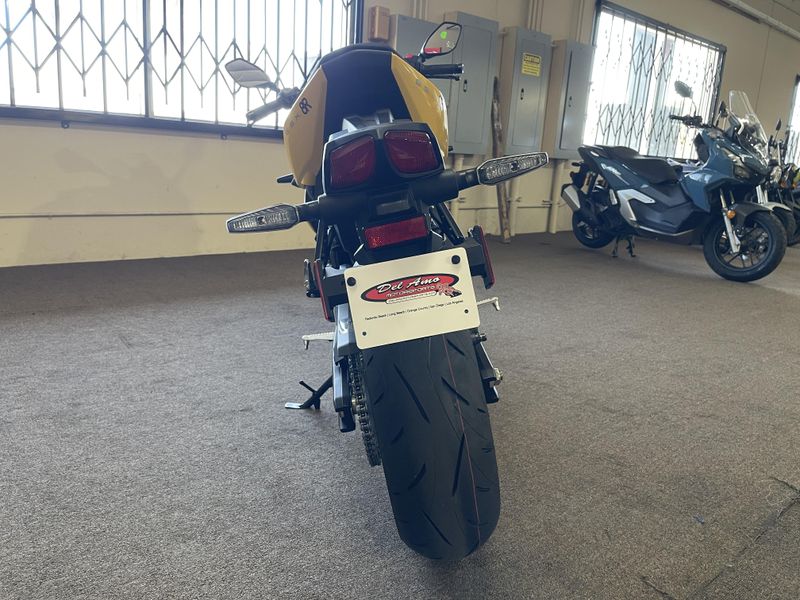 2025 Suzuki GSX-8R Image 12