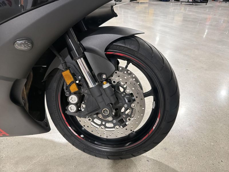 Used 2015 Yamaha YZF-R6 Image 19