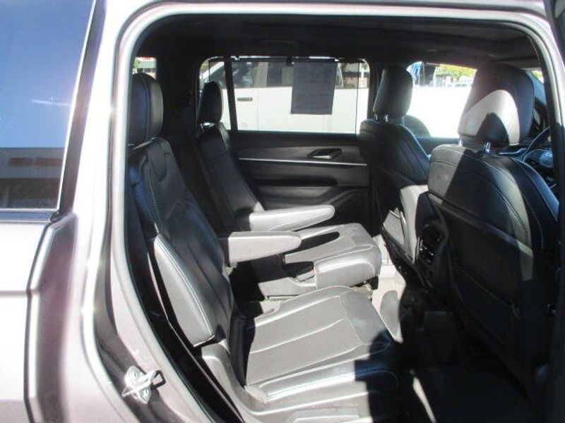 Used 2024 Jeep Grand Cherokee L LimitedImage 28