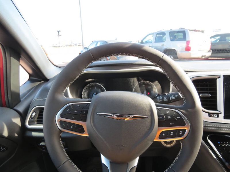 New 2026 Chrysler Pacifica Select AwdImage 22