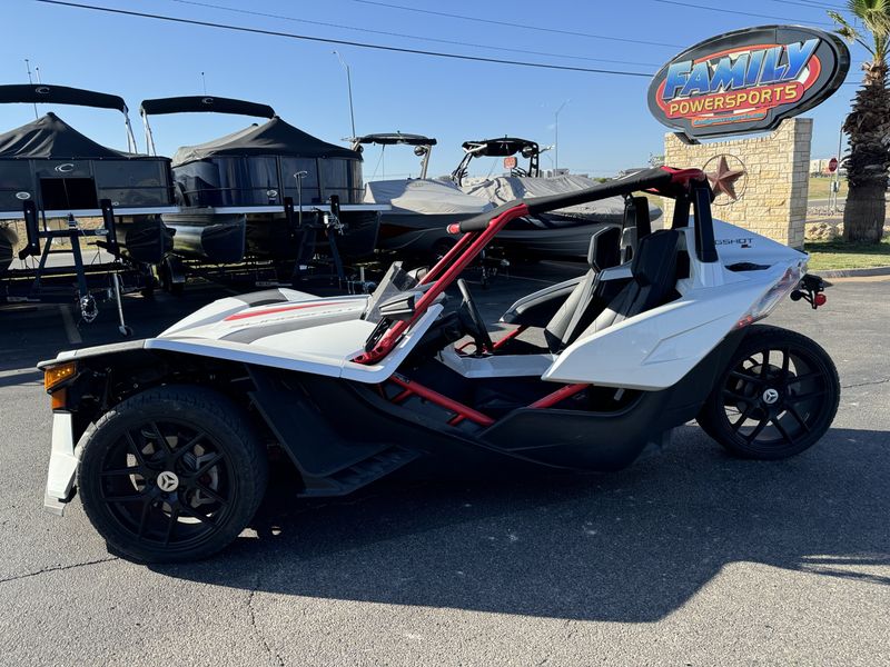 2016 Polaris SLINGSHOT SL LE WHITE PEARLImage 11