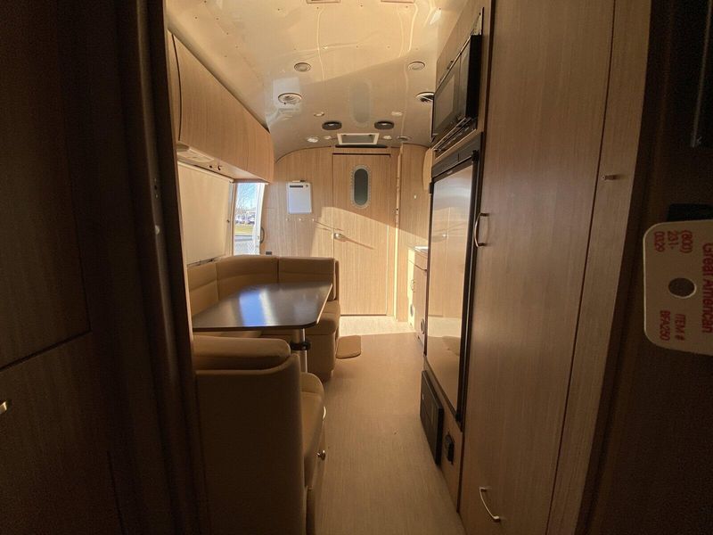 Used 2019 AIRSTREAM FLYING CLOUD 23FB Image 10