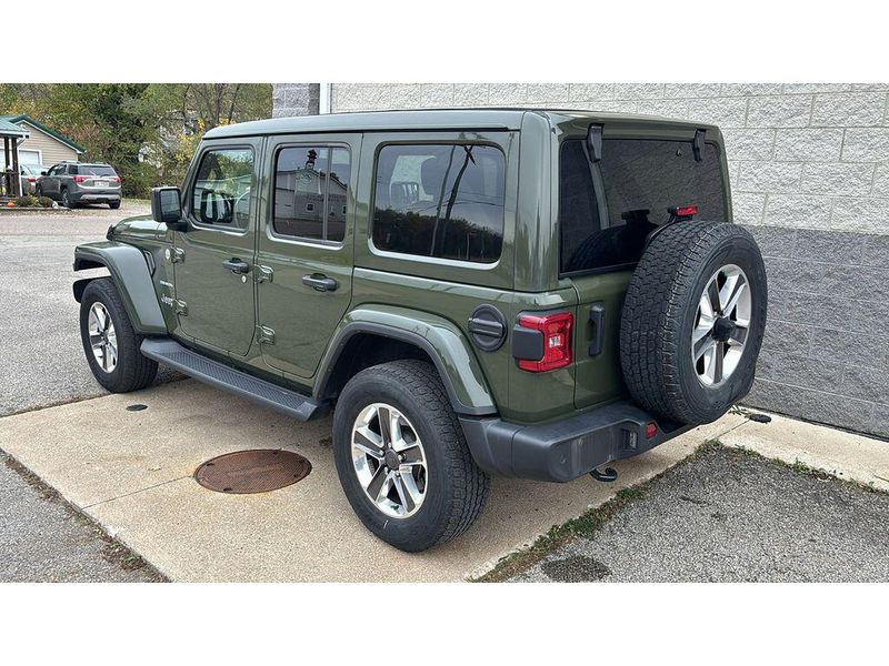 Used 2021 Jeep Wrangler Unlimited SaharaImage 3