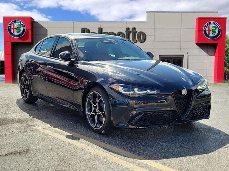 2025 Alfa Romeo Giulia SPRINT photo 3