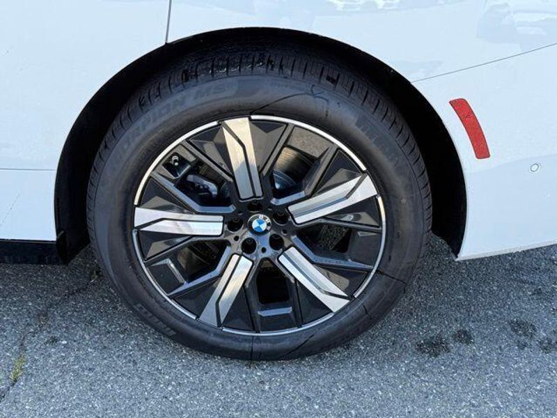 New 2026 BMW iX xDrive45Image 14