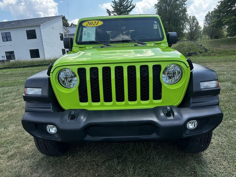 2021 Jeep Gladiator Sport photo 8