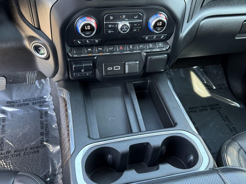 Used 2022 GMC Sierra 1500 Limited DenaliImage 25
