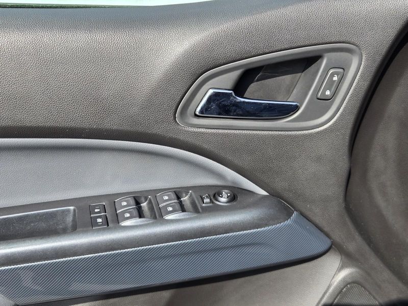 Used 2018 Chevrolet Colorado 4WD Crew Cab 128.3 Z71