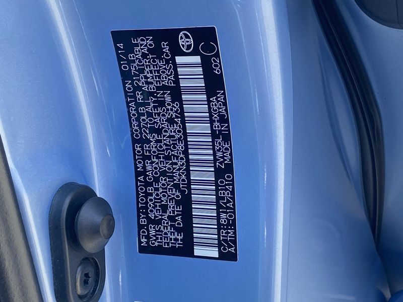 2014 Toyota Prius Plug-In AdvancedImage 30