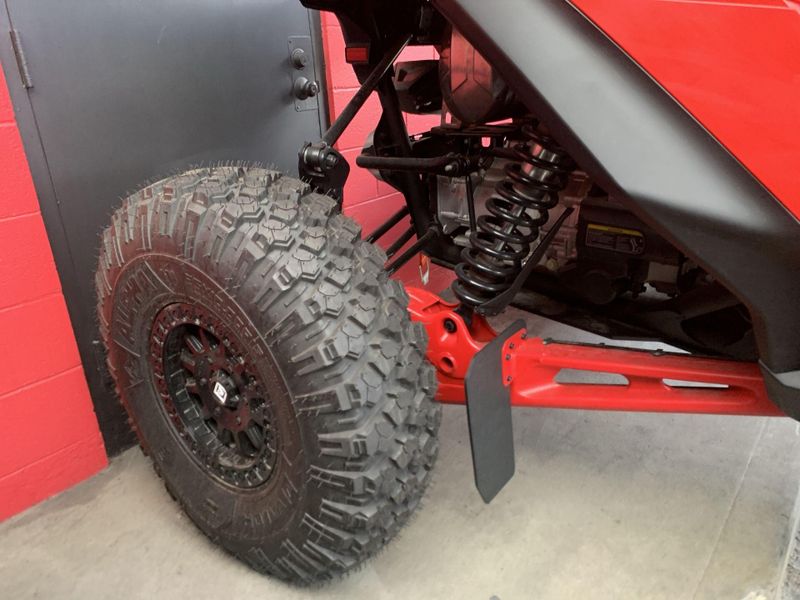 New 2025 Can-Am MAVERICK R MAX X 999T DCT Image 14