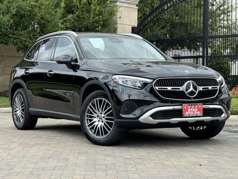 2023 Mercedes-Benz GLC 300Image 1