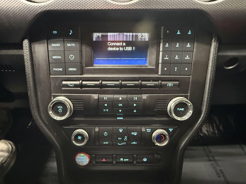 Used 2017 Ford Mustang Image 25