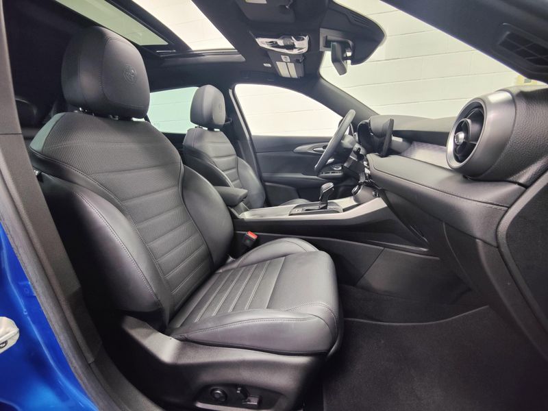 Used 2024 Alfa Romeo Tonale Ti eAWD Premium w/SunroofImage 4