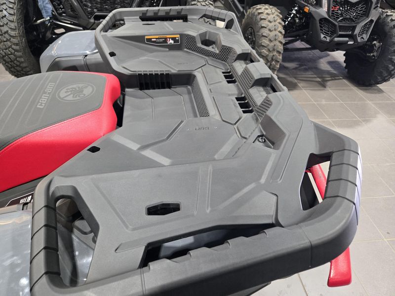 2025 Can-Am OUTLANDER XMR 850 GRANITE GREY AND LEGION RED Image 20