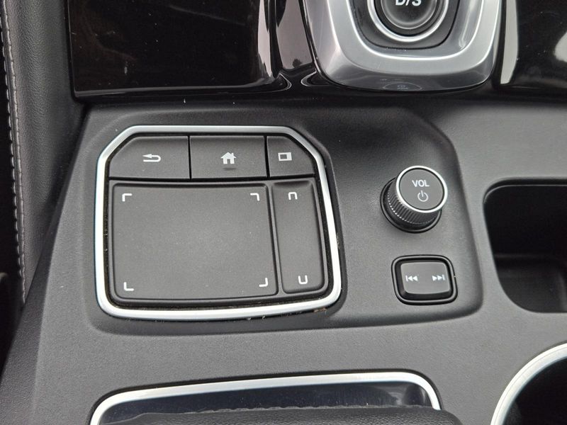 2022 Acura MDX SH-AWD Advance photo 9