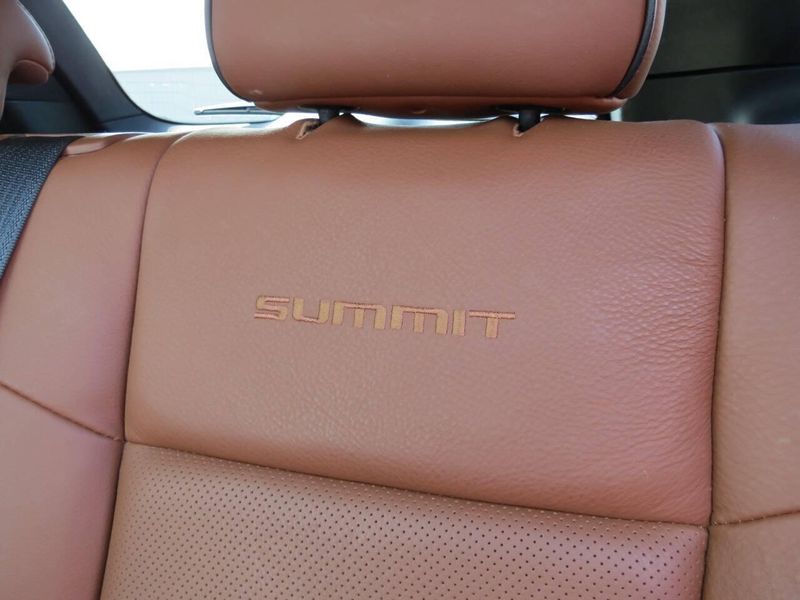2015 Jeep Grand Cherokee Summit 4x4 4dr SUVImage 35