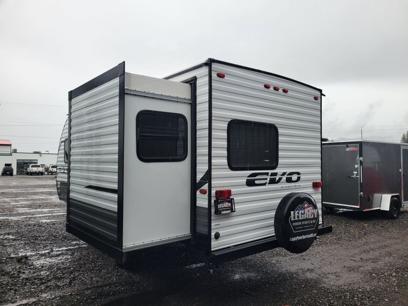 Used 2023 FOREST RIVER EVO 176 QB Image 5