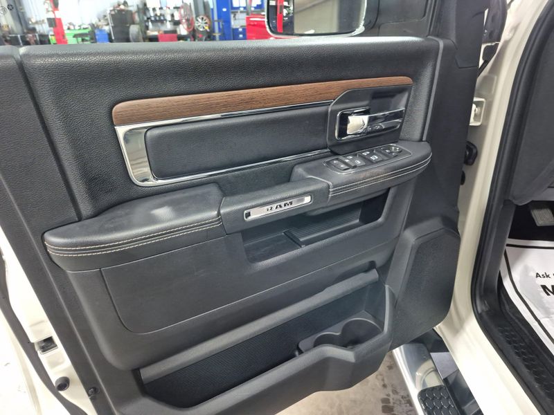2017 RAM 2500 LaramieImage 26