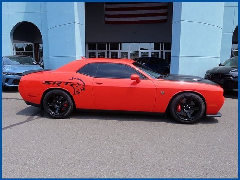 2016 Dodge Challenger SRT HellcatImage 2