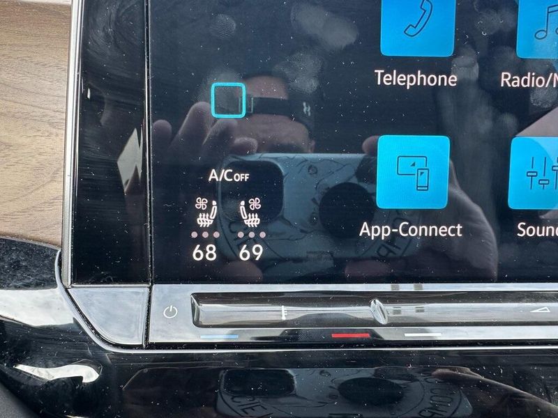 2024 Volkswagen Atlas 2.0T SE w/TechnologyImage 6