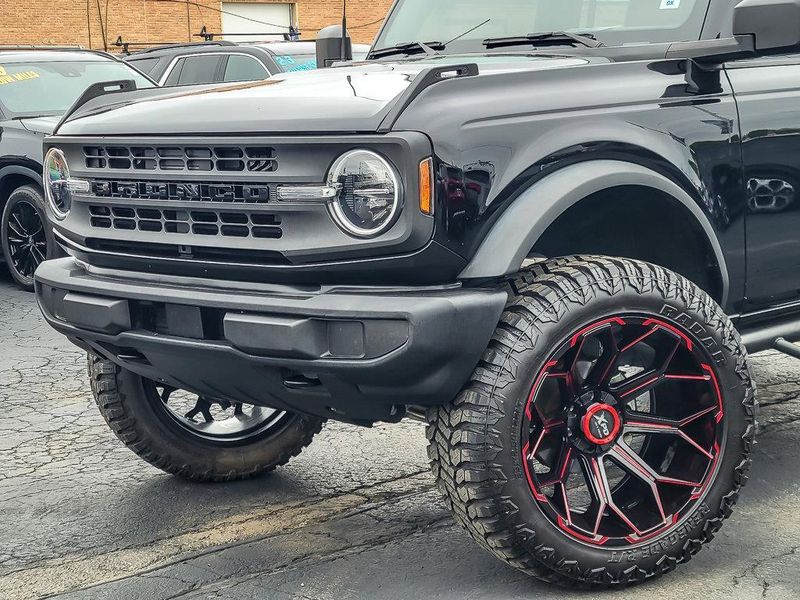 2021 Ford Bronco Base photo 2