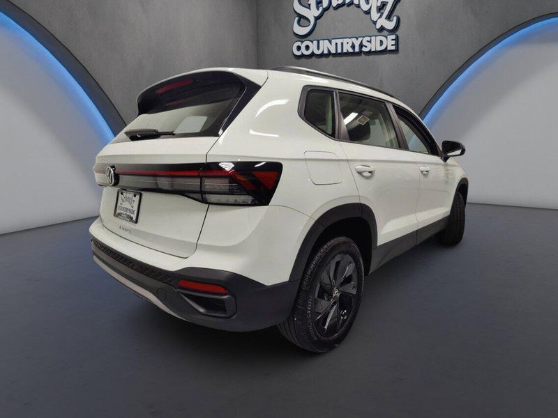 Used 2025 Volkswagen Taos SImage 8