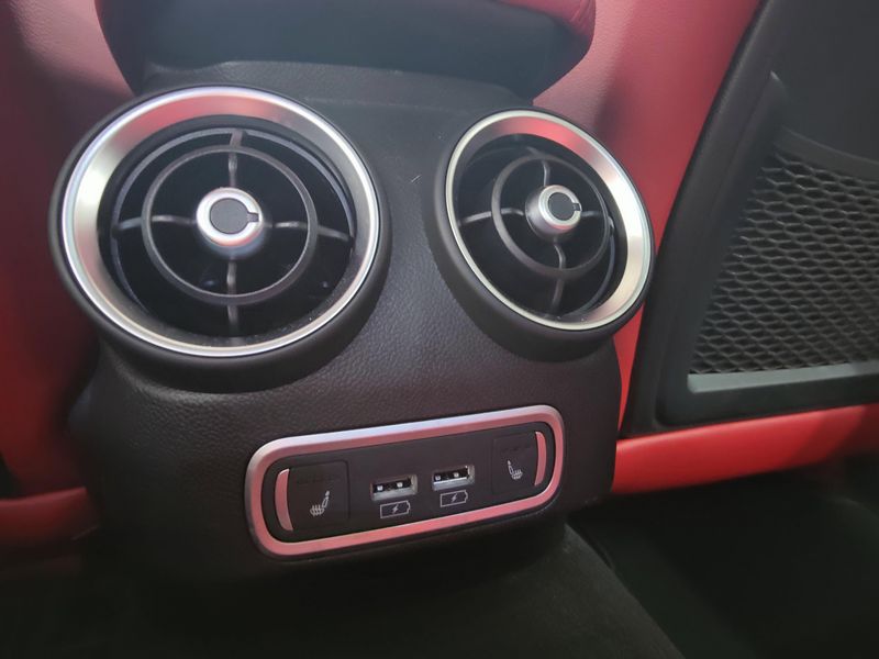 2024 Alfa Romeo Giulia Veloce AWD w/Sunroof/NAV/Activ AsstImage 28