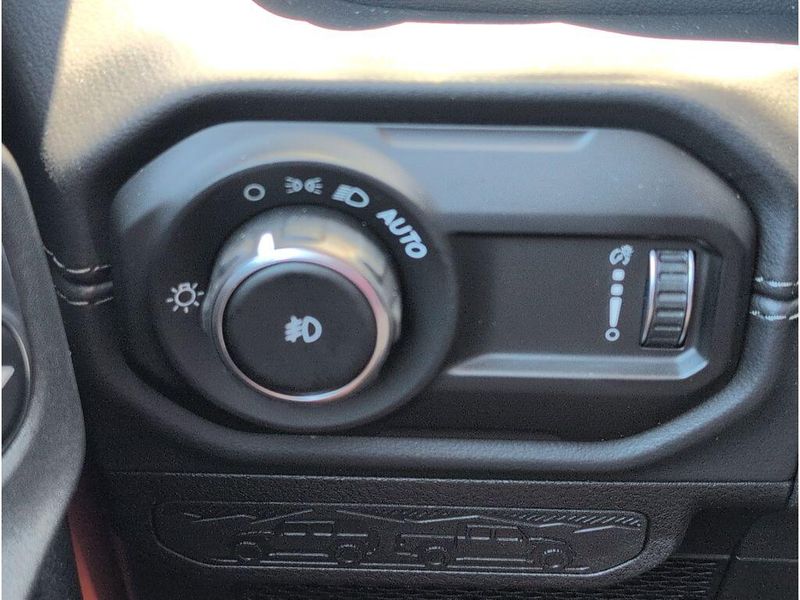 New 2026 Jeep Wrangler 4-door SaharaImage 28