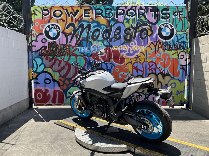 New 2025 Yamaha MT-09 Image 8