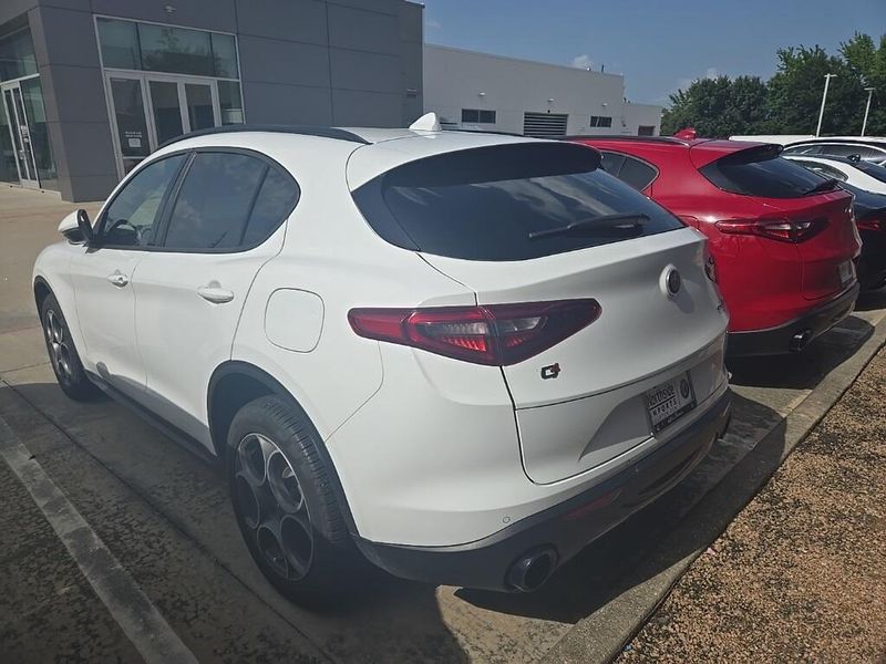 2022 Alfa Romeo Stelvio SprintImage 4