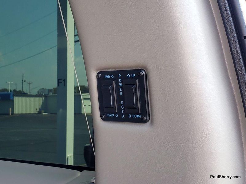 Used 2025 GMC Savana Cargo Image 15