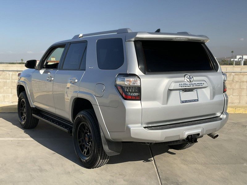 2018 Toyota 4Runner SR5Image 10