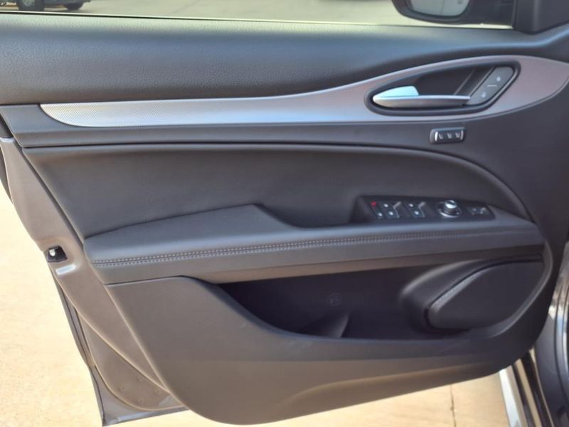 Used 2024 Alfa Romeo Stelvio TiImage 20