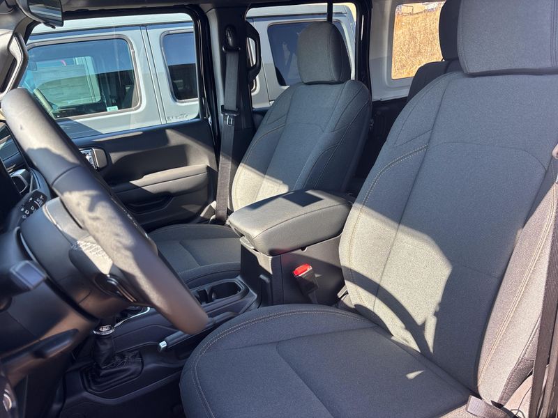New 2026 Jeep Wrangler 4-door Sport SImage 23