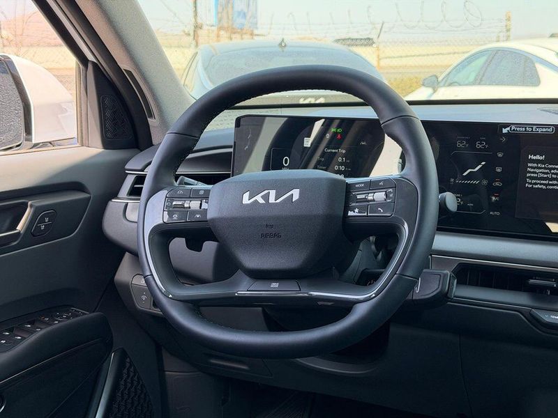 New 2026 Kia EV9 Light Long RangeImage 16