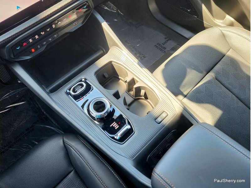 New 2026 Jeep Cherokee Overland 4x4