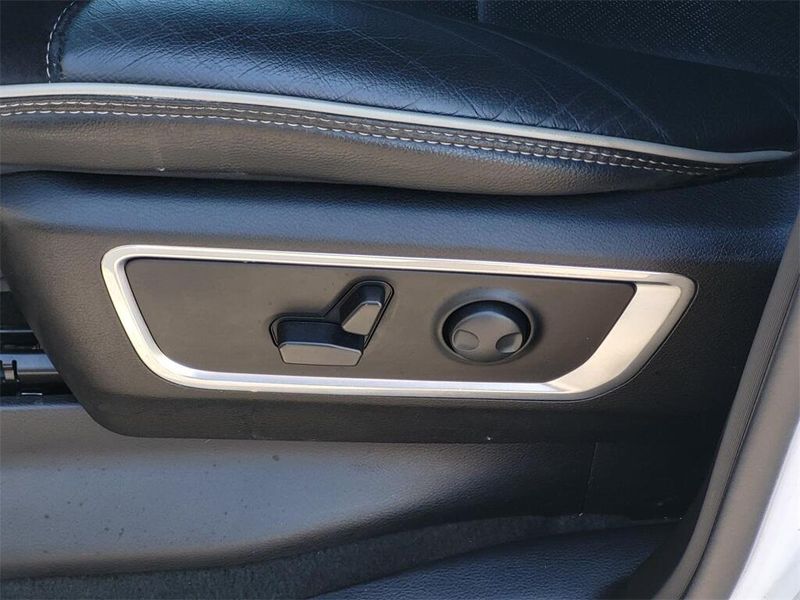 2024 RAM 1500 LaramieImage 27